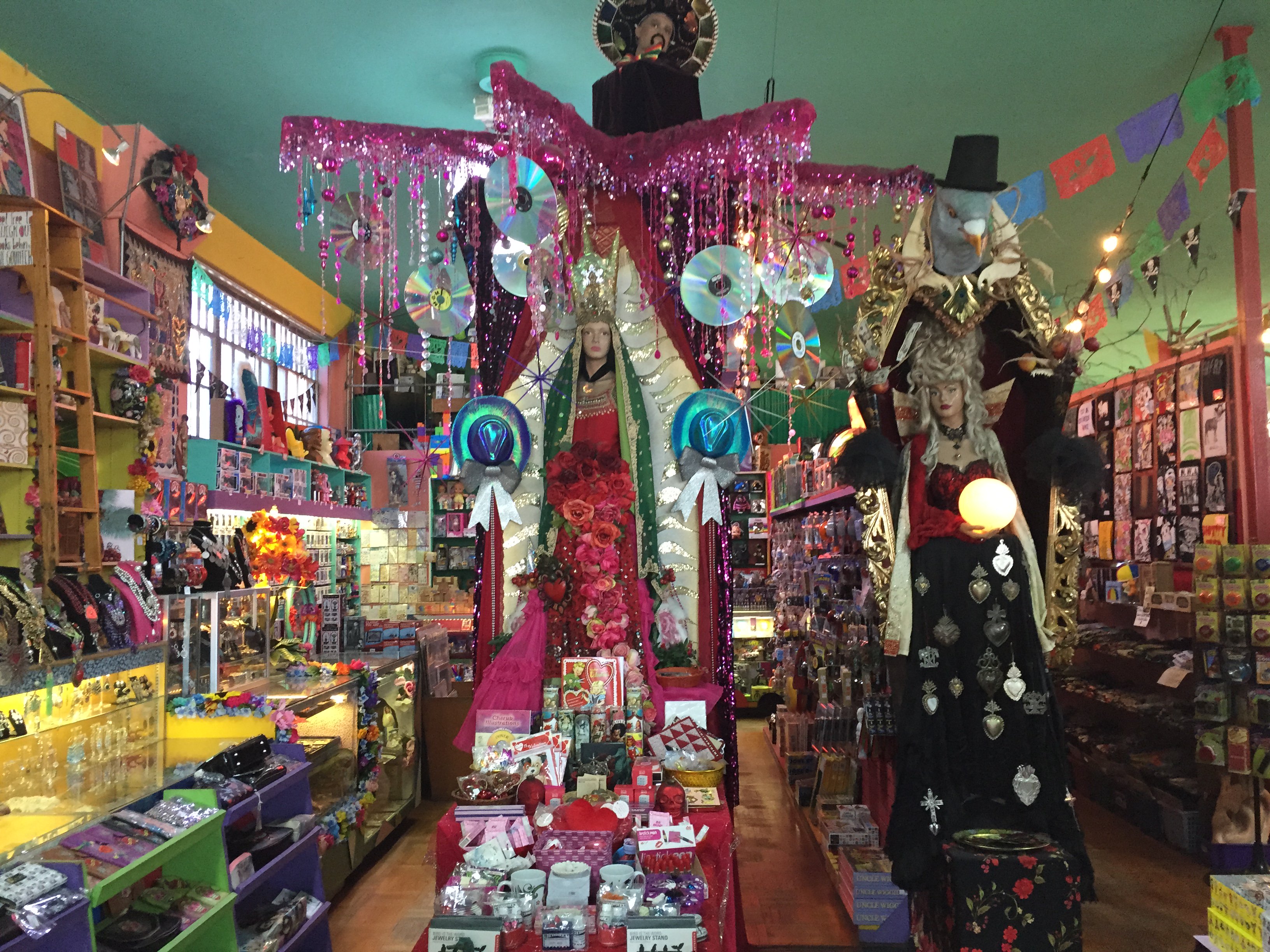 La Luz de Jesus Gallery